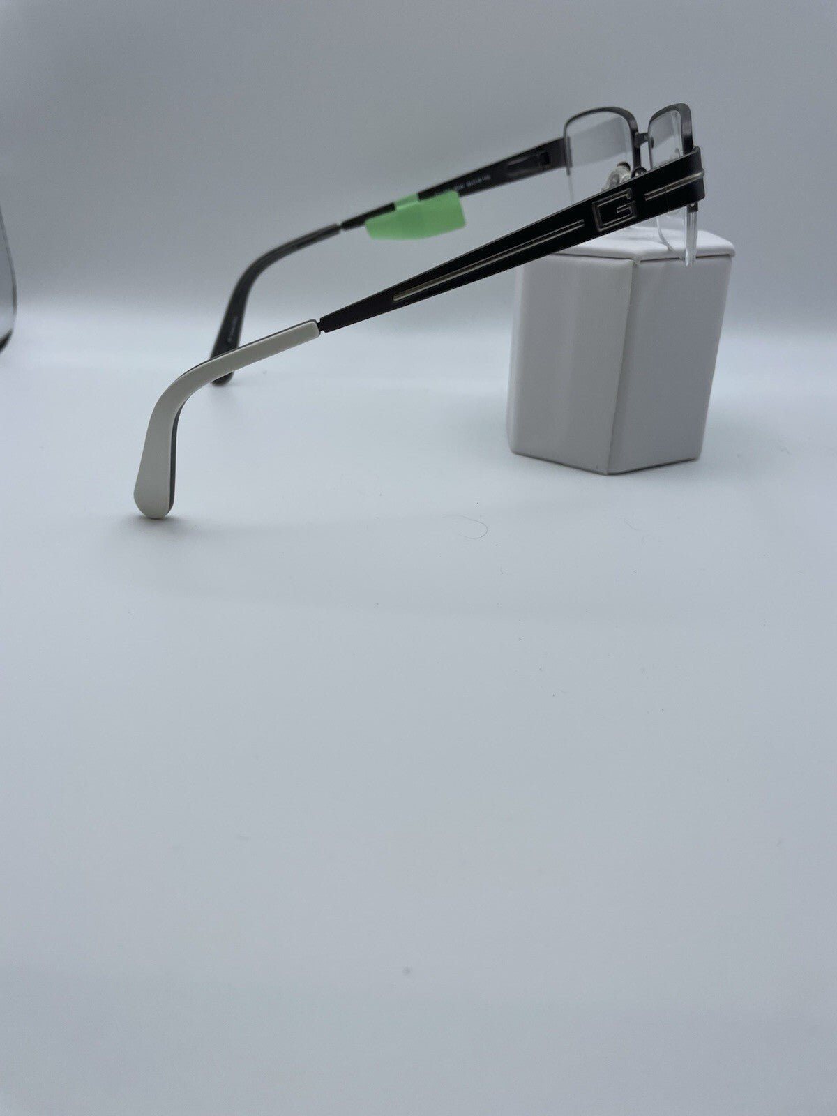 Guess Brand GU1824 Model 54 Eye GUN NEW