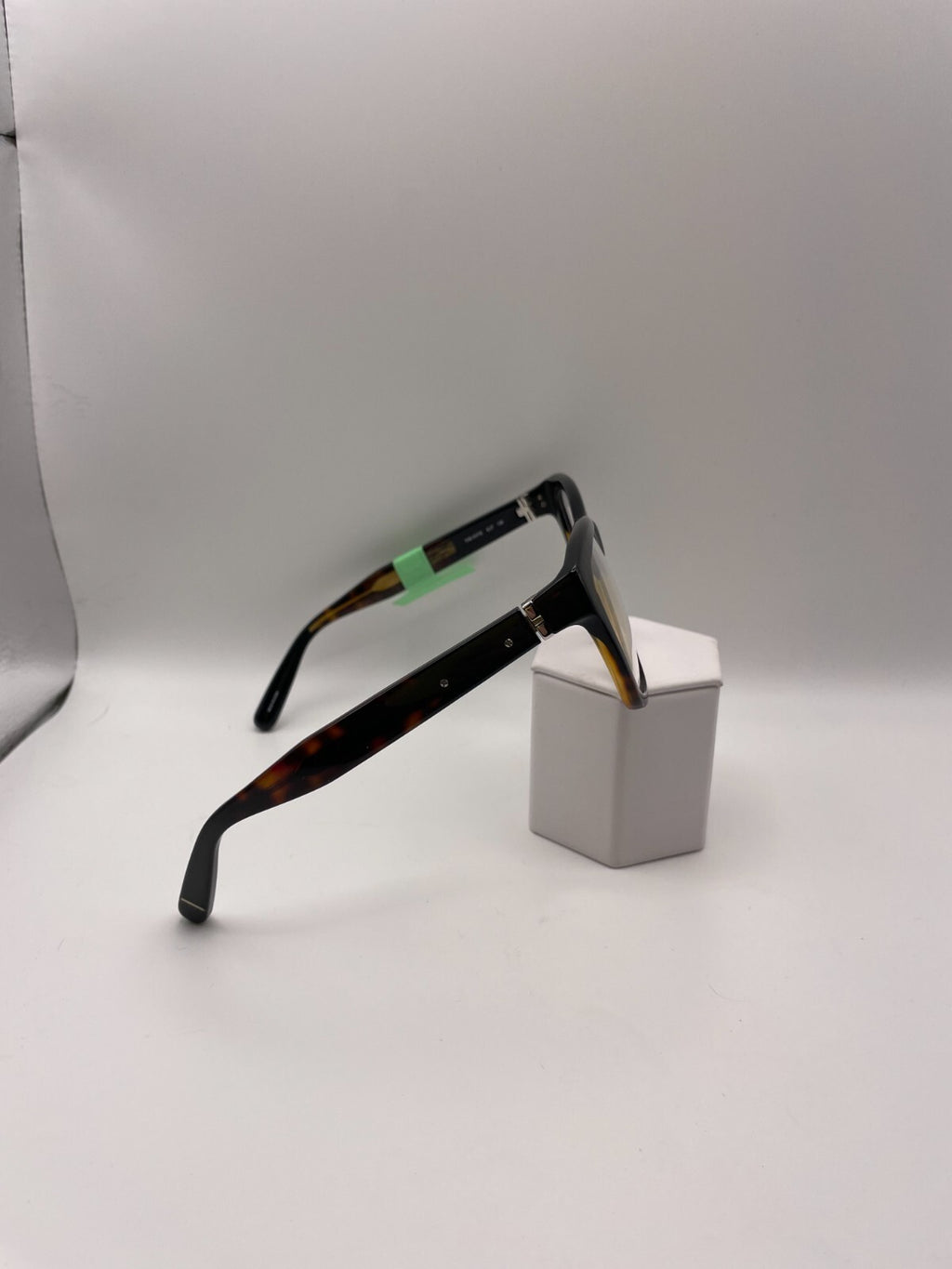 Bobbi Brown Brand The Katie Model 54 Eye Black Tortoise Fade NEW