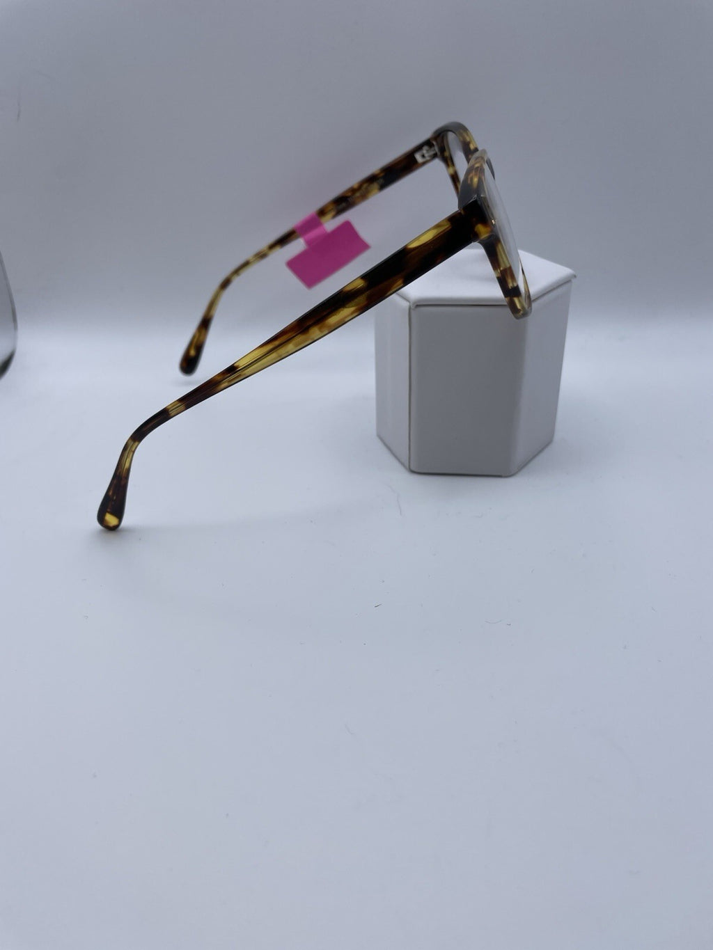 VERA WANG Brand Fiora Model 51 Eye Tortoise NEW