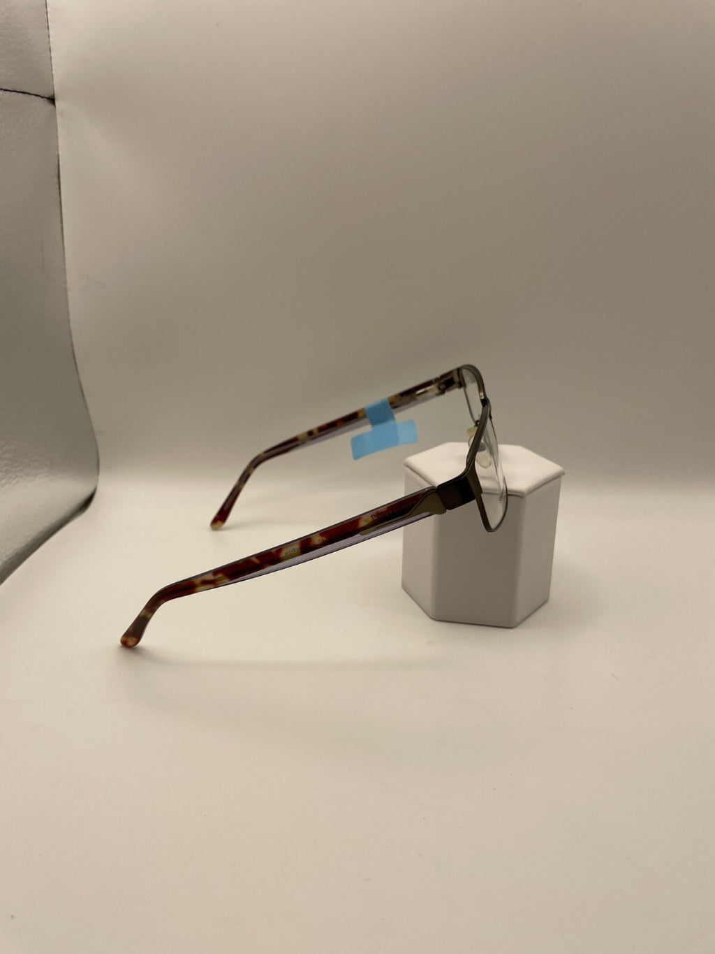 Perry Ellis Brand PE 319A-2 Model 55 Eye Brown NEW