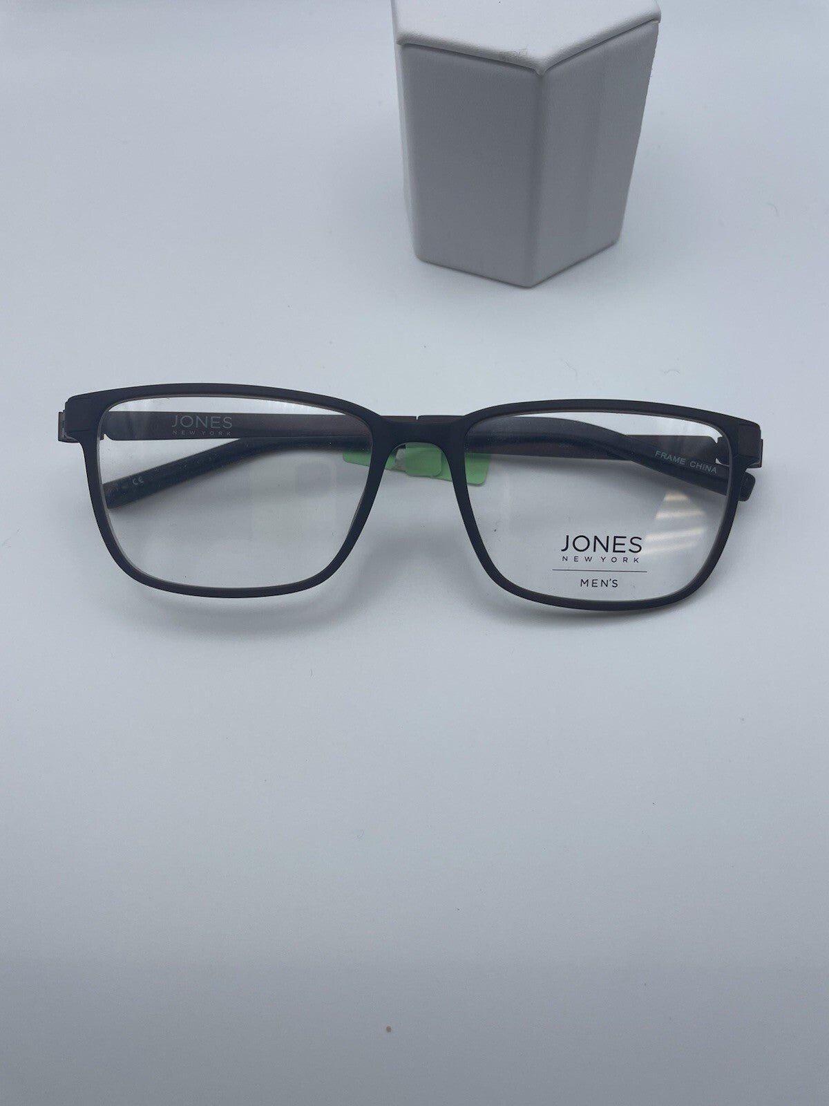 Jones New York Brand J527 Model 54 Eye Brown NEW