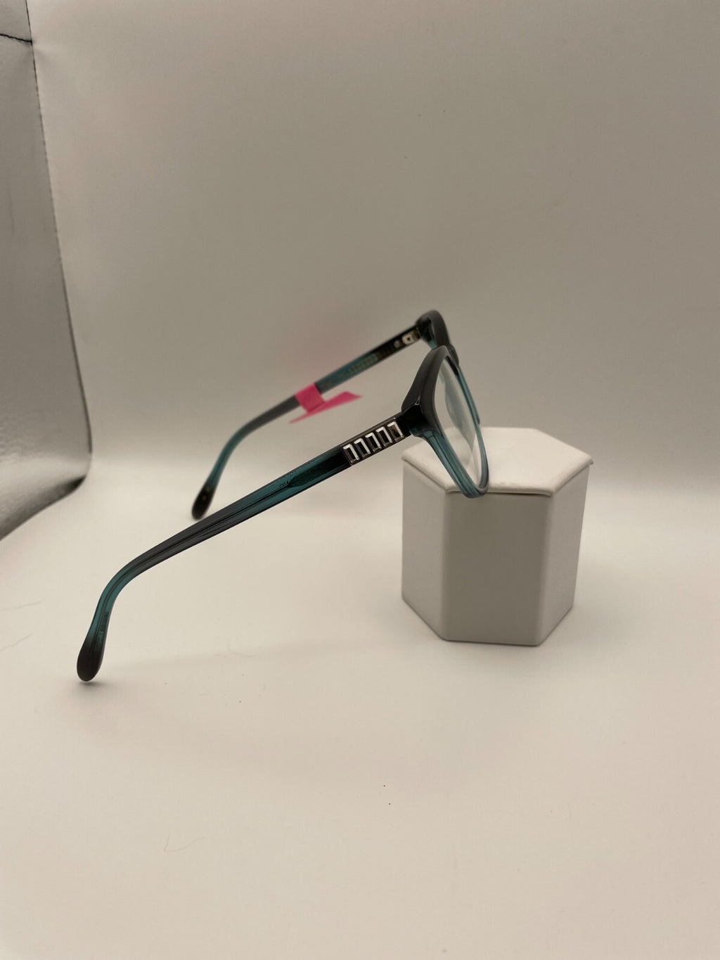 VERA WANG Brand Frigg Model 51 Eye Teal NEW